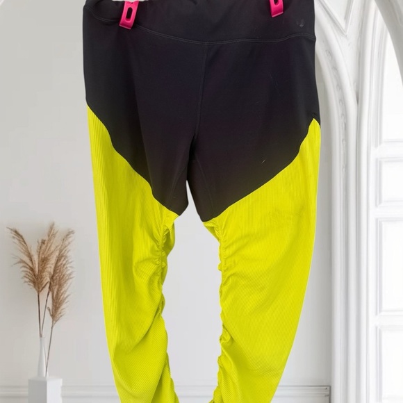 ZYIA Yellow and Gray Performance Leggings - Picture 3 of 4